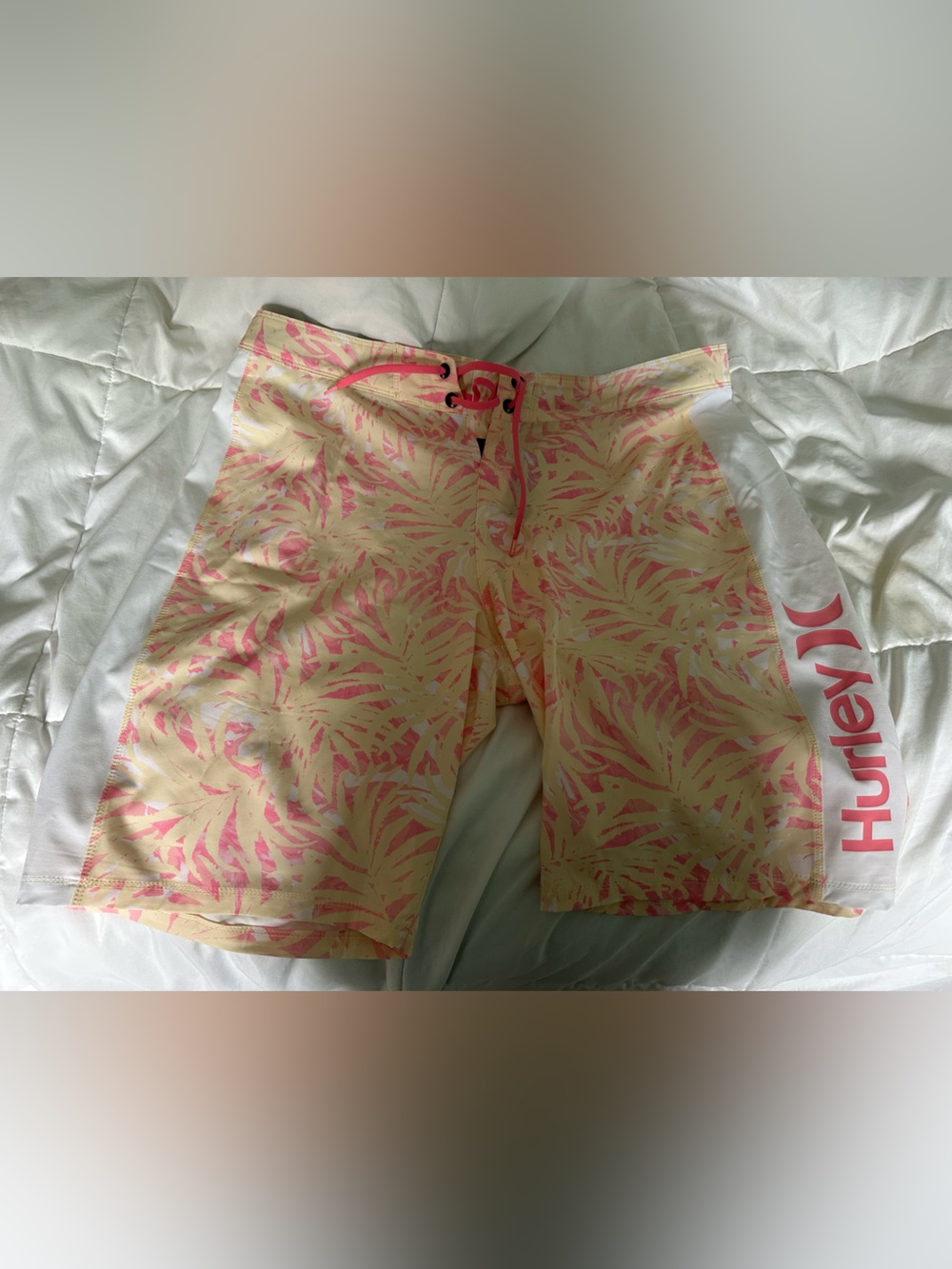 Hurley Men's Pink & Cream Tropical Swim Shorts